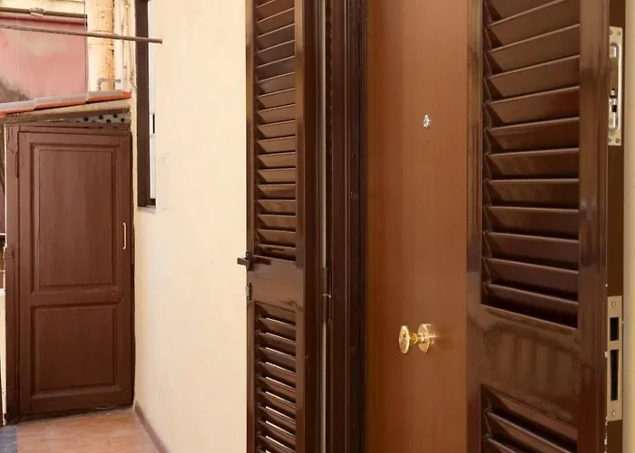 Retro Flat Termini アパート