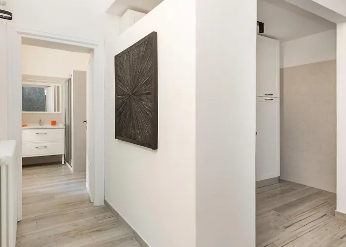 Retro Flat Termini דירה *